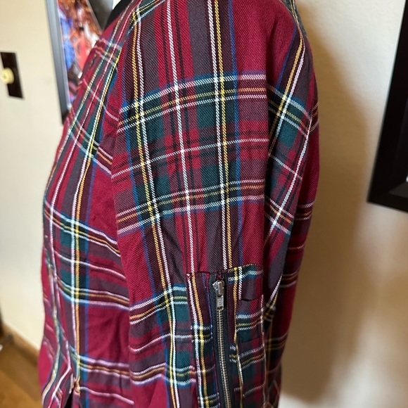 Sanctuary lined plaid zip up jacket. Size small - Picture 9 of 9